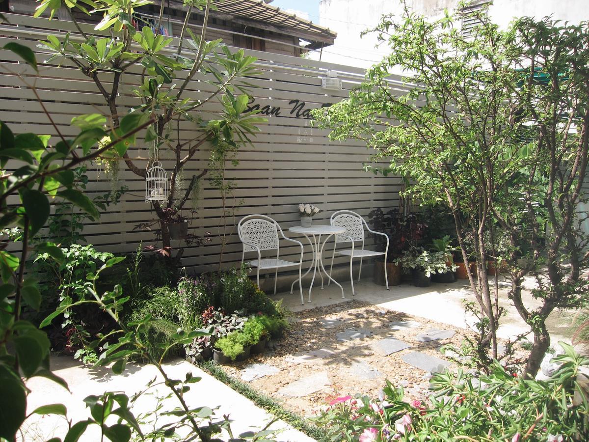 Hostel Baan Nai Trok Bangkok Exterior foto